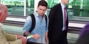 Messi Tolak Permintaan Tanda Tangan Pak Tua