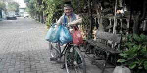 Kisah Sedekah Mbah Asrori yang Menggetarkan Hati