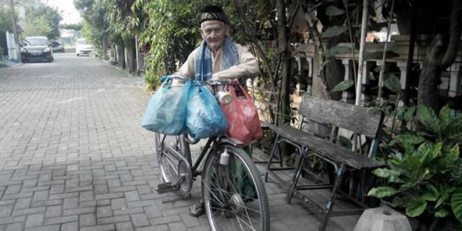 Kisah Sedekah Mbah Asrori yang Menggetarkan Hati