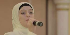Makka Sagaipova, Hijaber Cantik Bersuara Merdu