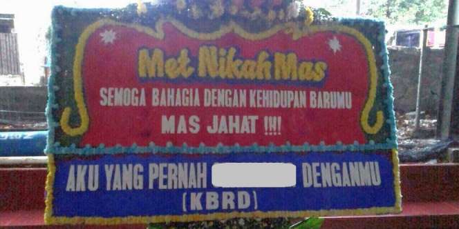 Sosmed Heboh Karangan Bunga `Mas Jahat!!!!`
