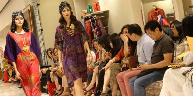 Begini Pemilihan Batik untuk Wanita Bertubuh Sintal