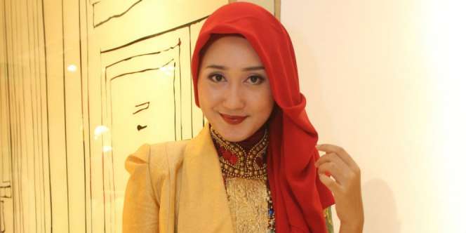 Sambut Ramadan, Dian Pelangi Luncurkan Jilbab Instan