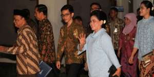 Doa Pembuatan Baju Pengantin Putra Jokowi