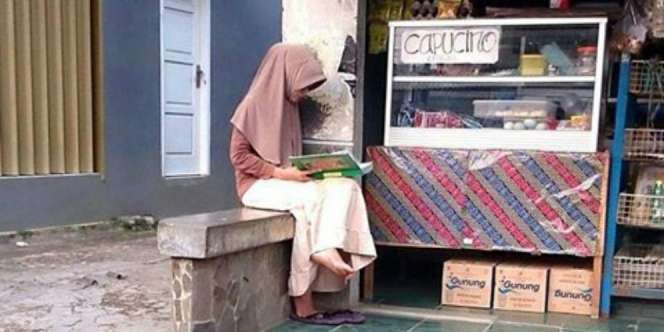 Tilawah Alquran Penjual Warung yang Menggetarkan Hati
