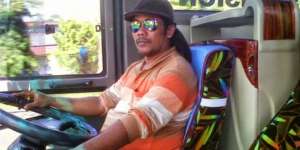Kisah Sopir Bus Bertampang Sangar yang Bikin Kagum
