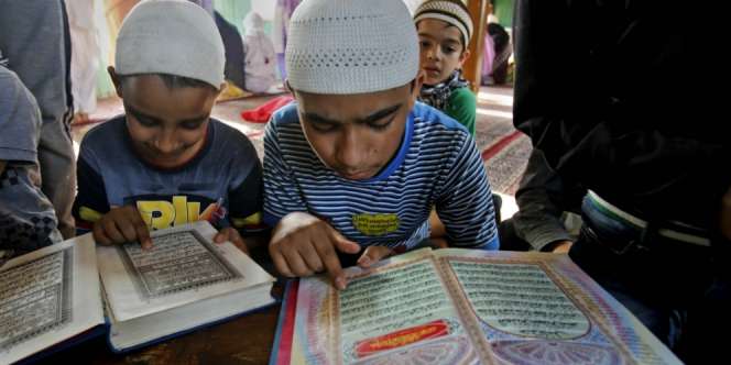 8 Cara Khatam Quran Selama Ramadan