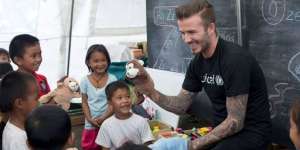 Saat Beckham Hibur Anak-anak Nepal