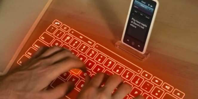 Mengapa Susunan Huruf Keyboard Tak Berurutan?