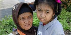 Kisah Nenek Bolak-balik Bogor-Jakarta, Demi Kesembuhan Cucu