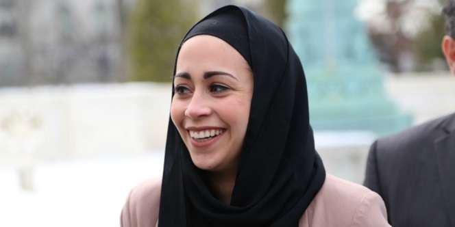 Muslimah Berhijab Ini Bikin Obama Bangga