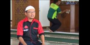Kisah Menyentuh Hati Seorang Aktivis Pembersih Masjid