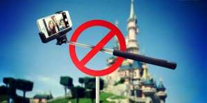 Disney Land Larang Penggunaan Tongsis