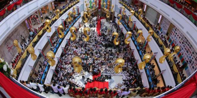 Supermarket Besar Inggris Raup Untung Besar Selama Ramadan
