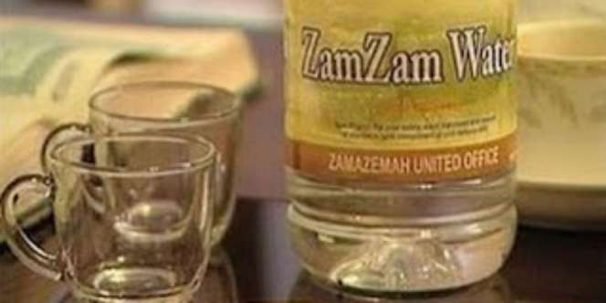 Cara Bedakan Air Zamzam Asli atau  Palsu