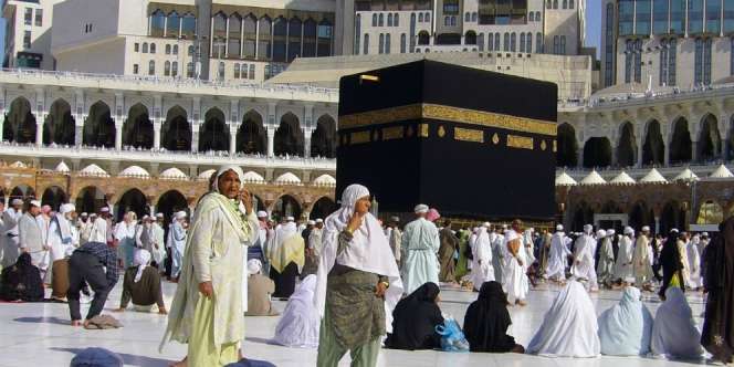 Begini Cara Pengelola Masjidil Haram Bersihkan 143 Ton Sampah