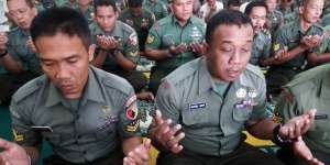 Salat Ghaib untuk Korban Hercules TNI AU