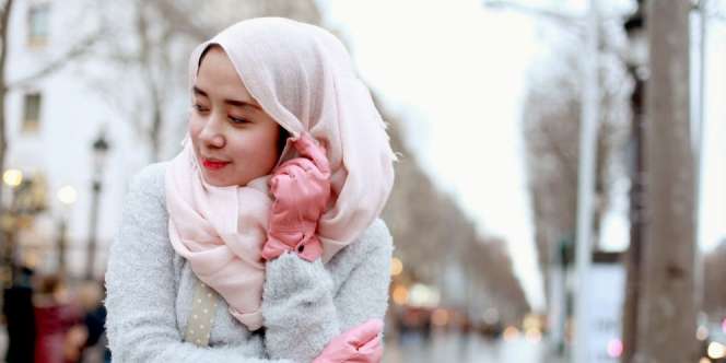 Sembunyikan Kantung Mata dengan Makeup