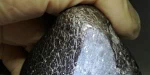 Batu Akik Ini Jadi Bukti Keberadaan Alien?