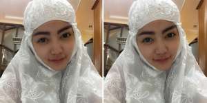 Kenakan Mukena, Foto Bella Shofie Panen Kritikan 