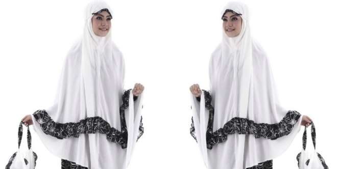 Saqina: Mukena `Monokrom`, Temani Ibadah yang Khusyuk
