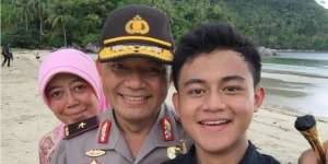 Keteladanan Kapolda Kalbar Didik Anak