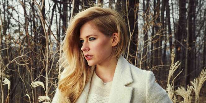 Lama Hilang, Avril Lavigne Kena Penyakit `Kutu Rusa`