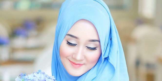 Trik Memakai `Blush On` Sesuai Bentuk wajah