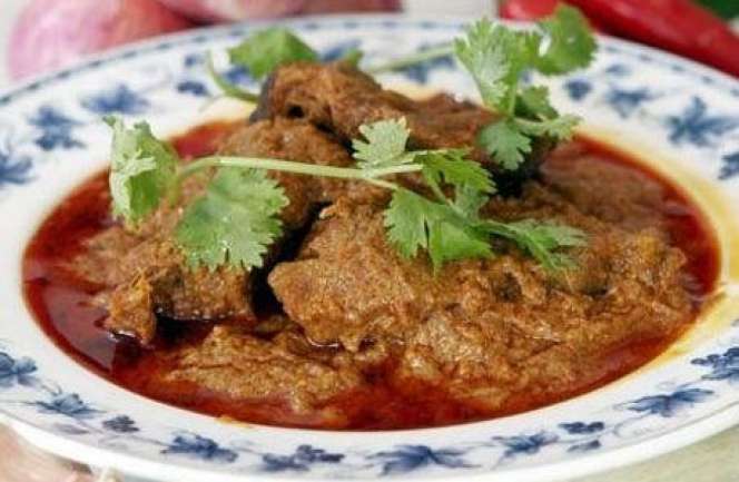 Empuknya Rendang Khas Minangkabau 