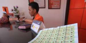 Agar Tak Rugi, Kenali Ciri Meterai Asli