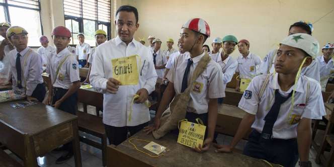 Nama Perlengkapan Unik Selama Masa Orientasi Siswa