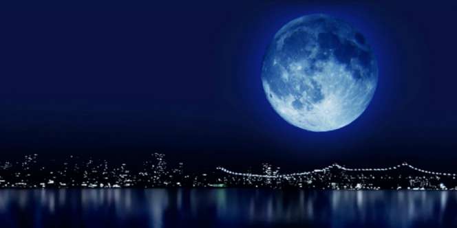 Letusan Krakatau Bikin Bulan Benar-benar Tampak Biru