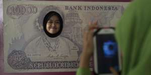 Kurs Rupiah Rontok ke Level Terendah