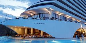 Sensasi Bermalam di Replika Kapal Titanic Ala Turki