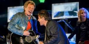 One Man Show! 'Livin On A Prayer' Bon Jovi Jadi Makin Keren