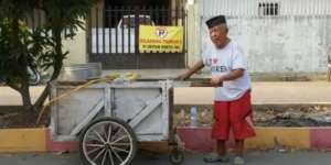 Semangat Kakek Penjual Jagung Rebus 