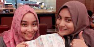 Serunya `Sahabat Dream` Nonton `Surga Yang Tak Dirindukan`