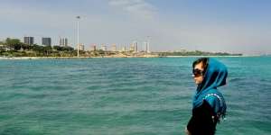 Mengintip Keunikan `Pantai Khusus Wanita`