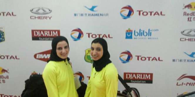 Duet Atlet Berhijab Beraksi di Ajang Bulutangkis BWF 2015