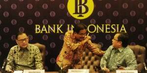 Senyum Menko Perekonomian Disinggung Rontoknya Rupiah