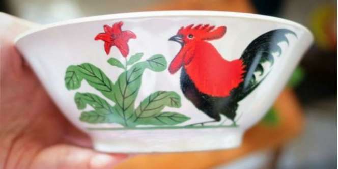 Inilah Asal Muasal Mangkuk Si Ayam Merah 