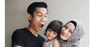 Mengintip Kemesraan Tria 'Changcuter' dan Dhatu Rembulan