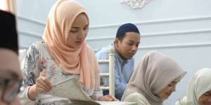 Jelang Lahiran, Ria Miranda Gelar Pengajian