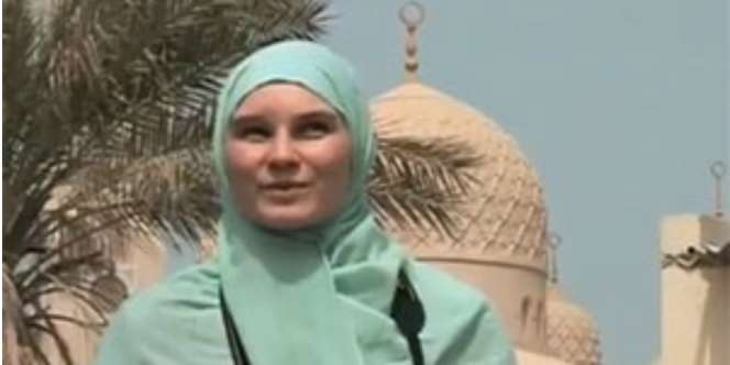 Kagum Idul Fitri, Wanita Ini Buka Lembaran Baru dengan Islam