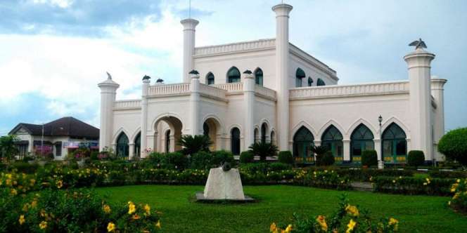 Istana Matahari Timur: Jejak Kerajaan Islam Melayu Terbesar