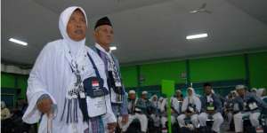 Jemaah Haji Asal Surabaya Meninggal di Atas Pesawat