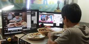 Hanya Makan Malam, Remaja Ini Punya Penghasilan Rp 20 Juta