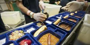 Istri Telat Siapkan Makan Malam, Suami Gugat Cerai