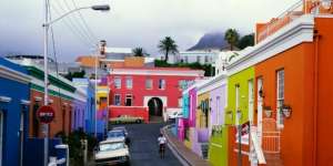 Uniknya Kampung Islam 'Warna-warni' di Afrika