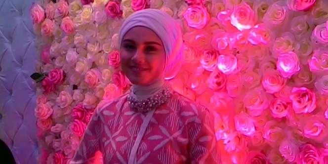 Zee Zee Shahab Ajarkan 4 Bahasa pada Anak